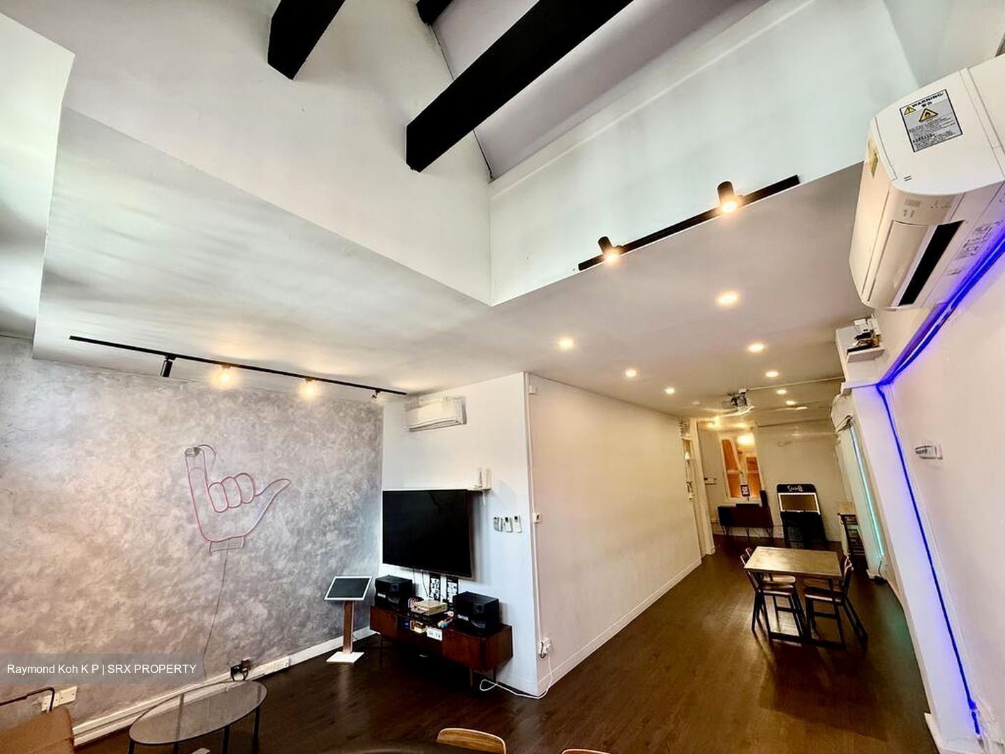 North Bridge Road (D7), Office #525693191